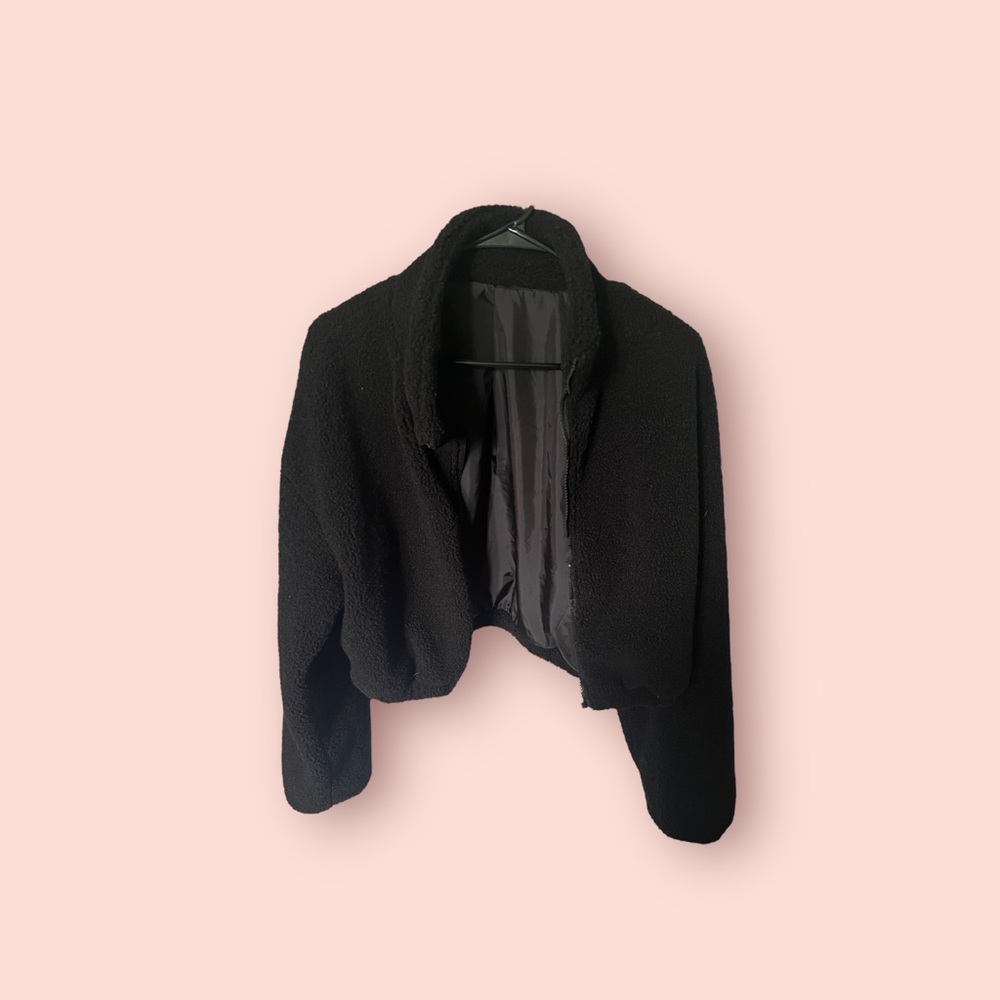BLACK FLUFFY CROPPED JACKET